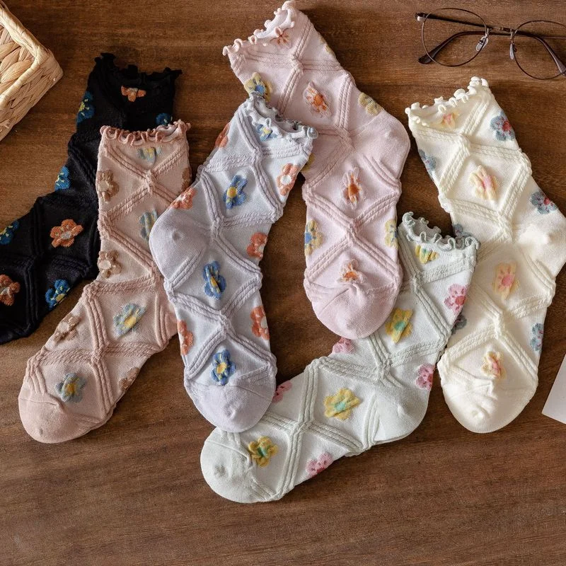 Prehrabať Ponožky Japonský Kawaii Roztomilý Žena Ponožky Kvetinové Výšivky Harajuku Retro Streetwear Naberaný Dlhé Ponožky Ženy, Dievčatá Móda Obrázok  5
